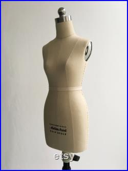 1 2 Half Scale of Size 10 Professional Female Body Form Table base