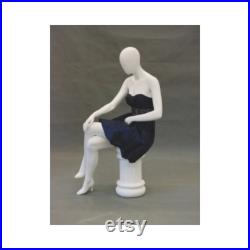 Adult Women's Seated Egg Head Matte White Fiberglass Mannequin with Stool GS9W2