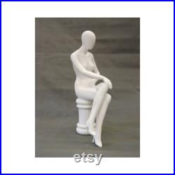 Adult Women's Seated Egg Head Matte White Fiberglass Mannequin with Stool GS9W2