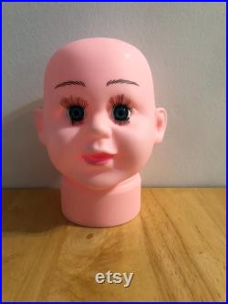 BABY Manequin HEAD plastic store display from the 70 s. Excellent Condition. FREE shipping from Canada