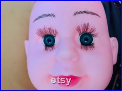 BABY Manequin HEAD plastic store display from the 70 s. Excellent Condition. FREE shipping from Canada