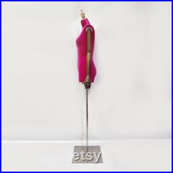 DE-LIANG female mannequin, plus size 10 and size 12 dress form for window display, customize velvet display model with wooden arms dummy
