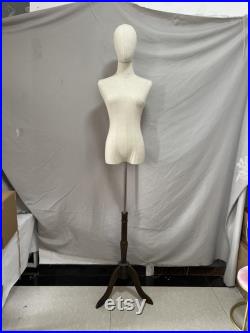 Lilladisplay Cheap Tripod Wooden Base No Arms Linen Female Mannequin Dress Form Stepanie