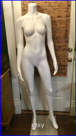Mannequin Female Full Size 5 ' 6' Tall Vintage