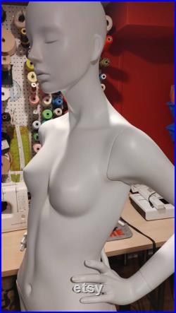 Museum High Quality Fiberglass Mannequin in Matte White. made in Spain. Display Mannequin. Full Body. Window Display. Dress Form