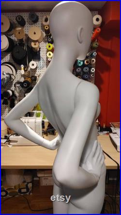 Museum High Quality Fiberglass Mannequin in Matte White. made in Spain. Display Mannequin. Full Body. Window Display. Dress Form