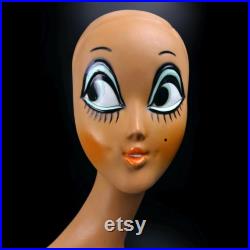 Rare collector's Twiggy hat head signed Huard from 1971 in painted plastic 1970s display bust France Pop Decor Vintage Puppet