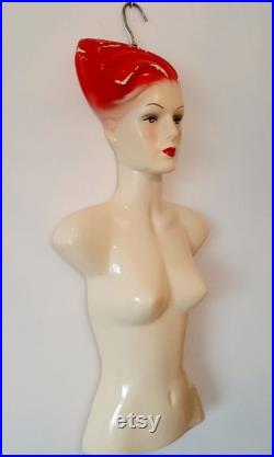 VINTAGE69 Lingerie model 1970 Bust Female Display