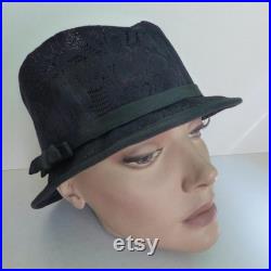 Vintage Adel Rootstein model BB9 Mannequin Head, 1980s Real Size with Black Lace Vintage Hat