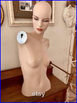 Vintage Twiggy Mannequin, 28 inch DressForm, Art Doll Sculpture, 28 inch Dress Form Display Sculpture, 1970s Fiberglass Mannequin