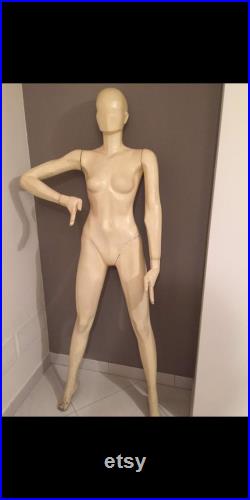 Women's Futurist Mannequin