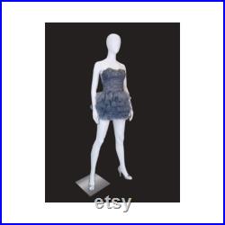 Women's Matte White Full Body Mannequin With Egg Head Round Metal Base Included GF11W2